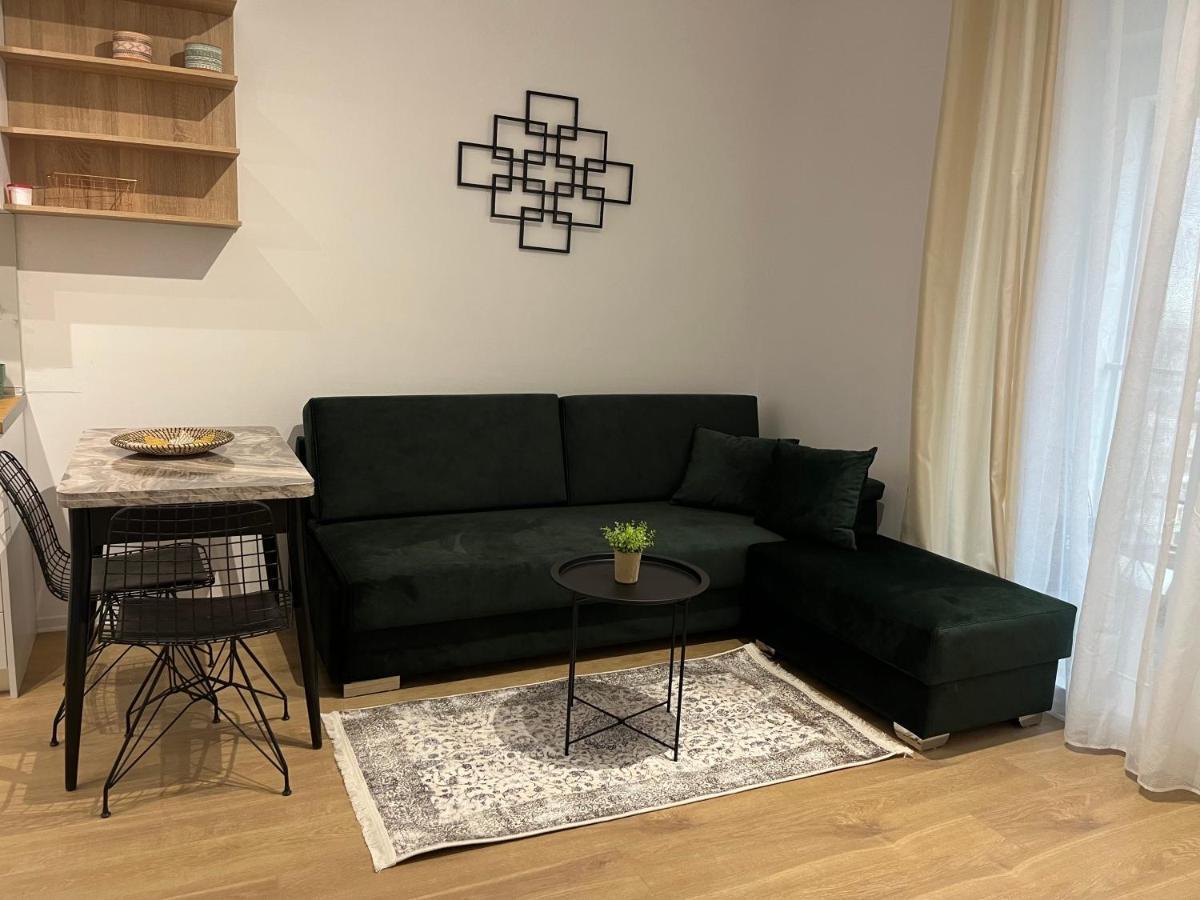 Comfy Nest Apartment- Free Parking ติรานา ภายนอก รูปภาพ