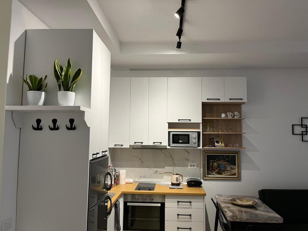 Comfy Nest Apartment- Free Parking ติรานา ภายนอก รูปภาพ